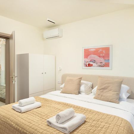 Minimalist Mediterranean Blue Key Villa With Sea View & Infinity Heated Pool 阿齐亚·佩拉加 外观 照片