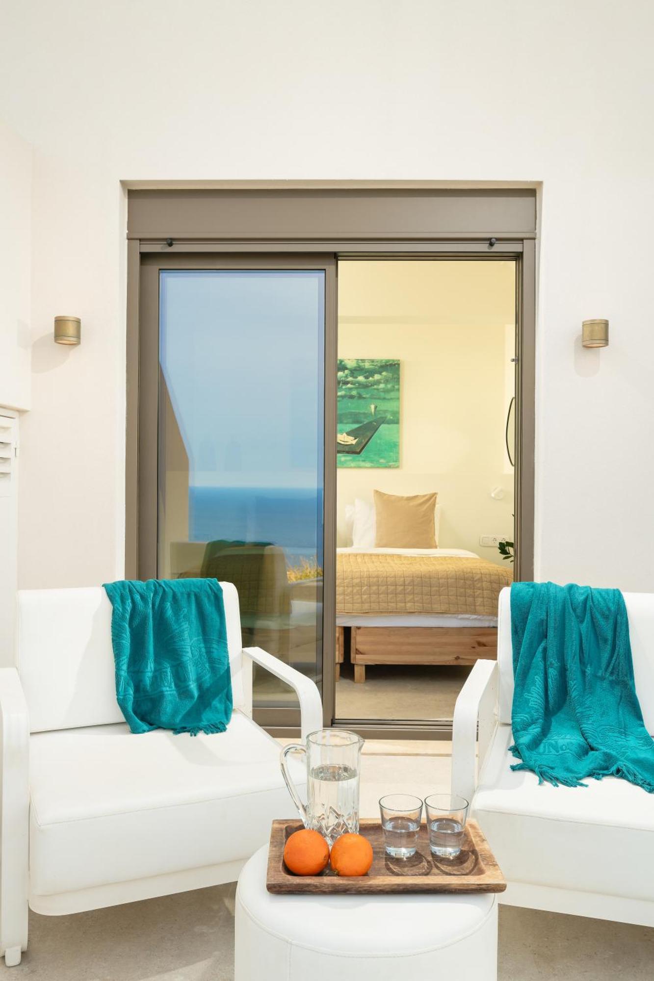 Minimalist Mediterranean Blue Key Villa With Sea View & Infinity Heated Pool 阿齐亚·佩拉加 外观 照片